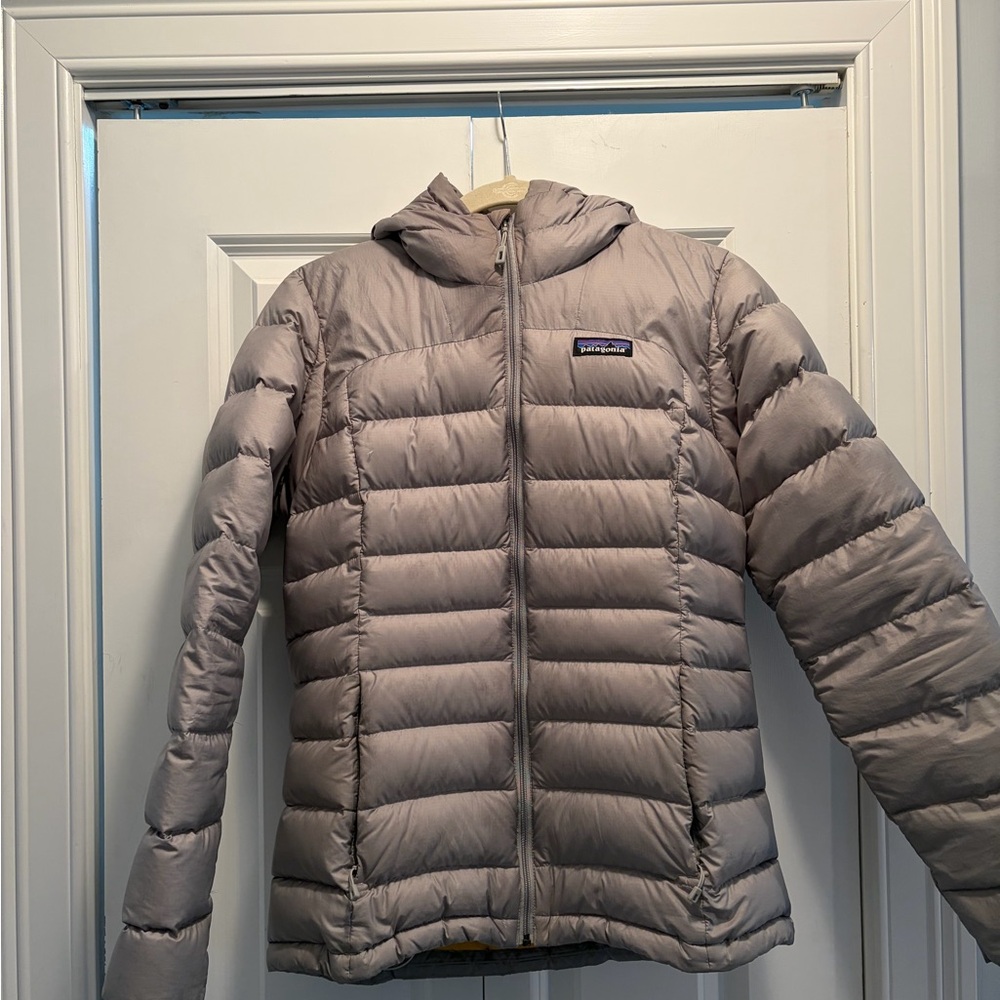 Patagonia Women's Hooded Puffer Jacket in Light Taupe